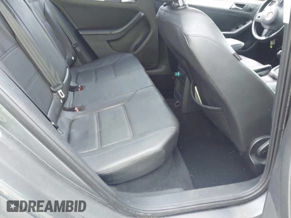 ✅ 2012 Volkswagen Jetta SEL • VIN: 3VWGP7AJ0CM310352 • Lot: 41601334. Wystawiony na IAAI z przebiegiem 139 204 mil. Bezpłatny archiwum sprzedaży aukcyjnych z USA i szczegółowy raport historii pojazdu na DreamBid. Zdjęcie 8.