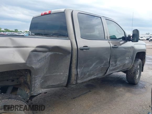 ✅ 2015 Chevrolet Silverado 2500HD LT • VIN: 1GC1KVEG0FF131663 • Lot: 42117911. Listed on IAAI with 144,511 mi. Free auction sales archive from the USA and detailed vehicle history report at DreamBid. Image 6.