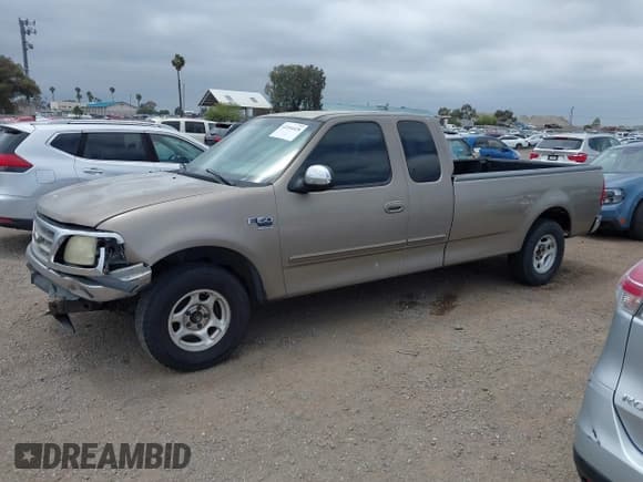 ✅ 2001 Ford F-150 XL • VIN: 1FTRX17W21NB19028 • Lot: 42354428. Listed on IAAI with 189,824 mi. Free auction sales archive from the USA and detailed vehicle history report at DreamBid. Image 15.