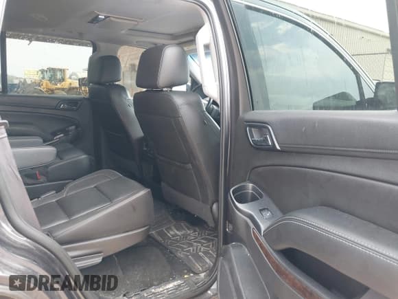 ✅ 2017 Chevrolet Tahoe LT • VIN: 1GNSKBKC1HR193229 • Lot: 43275962. Listed on IAAI with 132,581 mi. Free auction sales archive from the USA and detailed vehicle history report at DreamBid. Image 8.