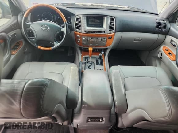 ✅ 2004 Lexus LX 470 • VIN: JTJHT00W643536645 • Lot: 71455705. Listed on Copart with 228,759 mi. Free auction sales archive from the USA and detailed vehicle history report at DreamBid. Image 8.