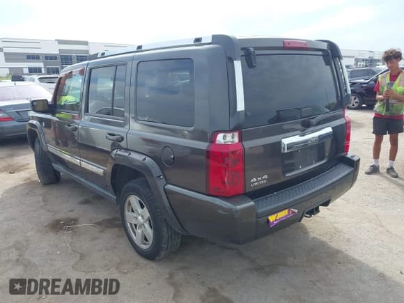 ✅ 2006 Jeep Commander Limited • VIN: 1J8HG58N86C141698 • Lot: 43474401. Wystawiony na IAAI z przebiegiem 204 238 mil. Bezpłatny archiwum sprzedaży aukcyjnych z USA i szczegółowy raport historii pojazdu na DreamBid. Zdjęcie 3.