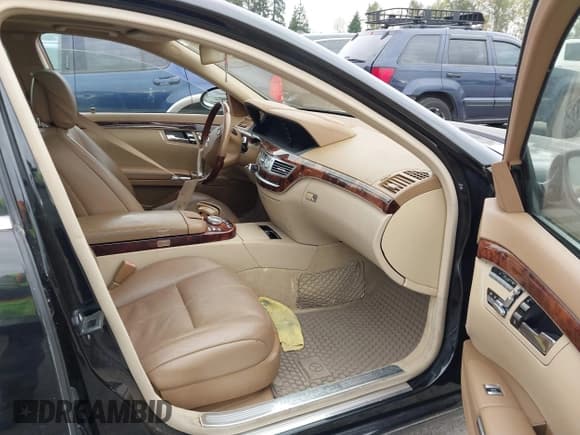✅ 2007 Mercedes-Benz S 550 • VIN: WDDNG71X67A092053 • Lot: 43528303. Wystawiony na IAAI z przebiegiem 116 822 mil. Bezpłatny archiwum sprzedaży aukcyjnych z USA i szczegółowy raport historii pojazdu na DreamBid. Zdjęcie 5.