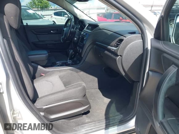 ✅ 2017 Chevrolet Traverse LT • VIN: 1GNKVHKD2HJ131100 • Lot: 42574466. Wystawiony na IAAI z przebiegiem 153 544 mil. Bezpłatny archiwum sprzedaży aukcyjnych z USA i szczegółowy raport historii pojazdu na DreamBid. Zdjęcie 5.