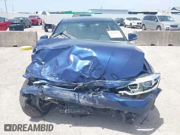 ✅ 2018 BMW 3 Series 330e • VIN: WBA8E1C52JA756858 • Лот: 42761351. Опубликован ранее на IAAI с пробегом Не указан. Бесплатный доступ к архиву аукционных продаж из США и подробный отчёт об истории автомобиля на DreamBid. Изображение 12.