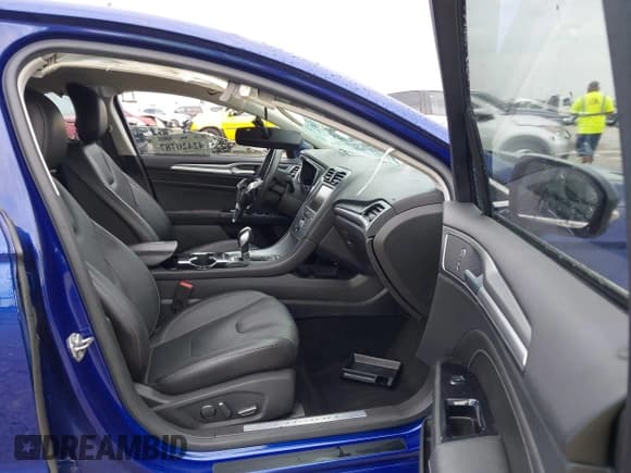 ✅ 2015 Ford Fusion Titanium Hybrid • VIN: 3FA6P0RUXFR126960 • Lot: 42420787. Wystawiony na IAAI z przebiegiem 161 114 mil. Bezpłatny archiwum sprzedaży aukcyjnych z USA i szczegółowy raport historii pojazdu na DreamBid. Zdjęcie 5.