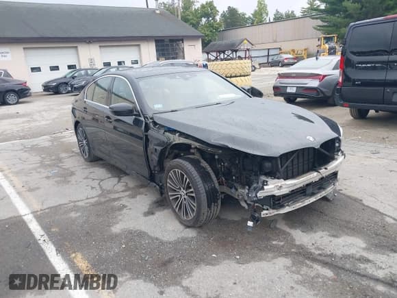 ✅ 2019 BMW 5 Series 530i xDrive • VIN: WBAJA7C59KG911520 • Лот: 43137210. Опубликован ранее на IAAI с пробегом 71 700 миль. Бесплатный доступ к архиву аукционных продаж из США и подробный отчёт об истории автомобиля на DreamBid. Изображение 1.