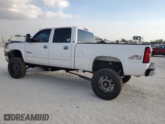 ✅ 2006 Chevrolet Silverado 2500HD LT1 • VIN: 1GCHK23D56F156919 • Lot: 44517785. Wystawiony na Copart z przebiegiem 73 250 mil. Bezpłatny archiwum sprzedaży aukcyjnych z USA i szczegółowy raport historii pojazdu na DreamBid. Zdjęcie 2.