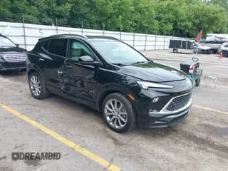 ✅ 2024 Buick Encore GX Avenir • VIN: KL4AMFSL3RB006115 • Лот: 42731633. Опубликован ранее на IAAI с пробегом 29 769 миль. Бесплатный доступ к архиву аукционных продаж из США и подробный отчёт об истории автомобиля на DreamBid. Изображение 1.