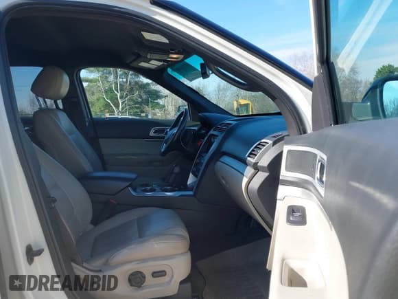 ✅ 2011 Ford Explorer XLT • VIN: 1FMHK7D8XBGA93878 • Lot: 43711101. Wystawiony na IAAI z przebiegiem 267 758 mil. Bezpłatny archiwum sprzedaży aukcyjnych z USA i szczegółowy raport historii pojazdu na DreamBid. Zdjęcie 5.