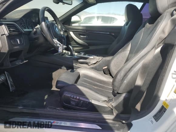 ✅ 2015 BMW 4 Series 428i • VIN: WBA3V7C5XFP771772 • Lot: 71281925. Wystawiony na Copart z przebiegiem 114 485 mil. Bezpłatny archiwum sprzedaży aukcyjnych z USA i szczegółowy raport historii pojazdu na DreamBid. Zdjęcie 7.