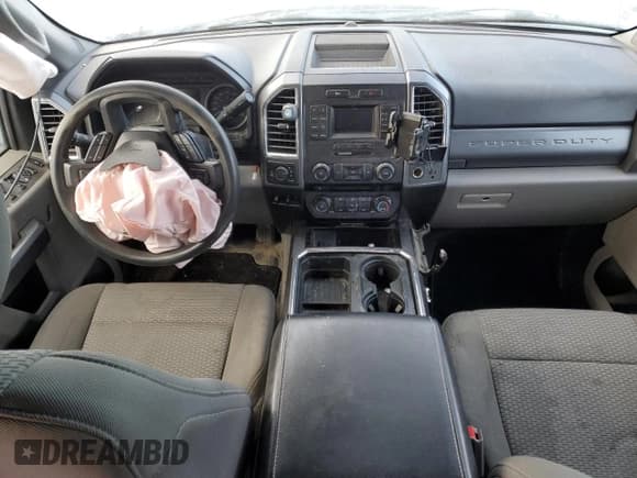 ✅ 2017 Ford F-350 Platinum • VIN: 1FT8W3B68HED01070 • Lot: 42034125. Listed on Copart with Not provided. Free auction sales archive from the USA and detailed vehicle history report at DreamBid. Image 8.