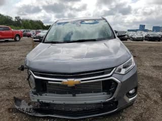 ✅ 2020 Chevrolet Traverse Premier • VIN: 1GNERKKW5LJ110069 • Lot: 62443193. Wystawiony na Copart z przebiegiem 41 204 mil. Bezpłatny archiwum sprzedaży aukcyjnych z USA i szczegółowy raport historii pojazdu na DreamBid. Zdjęcie 5.