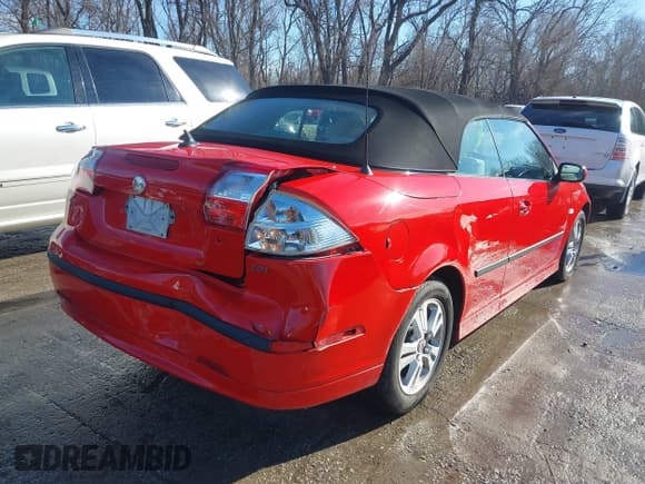 ✅ 2006 Saab 9-3 • VIN: YS3FD79YX66008055 • Lot: 41445458. Wystawiony na IAAI z przebiegiem 107 398 mil. Bezpłatny archiwum sprzedaży aukcyjnych z USA i szczegółowy raport historii pojazdu na DreamBid. Zdjęcie 4.