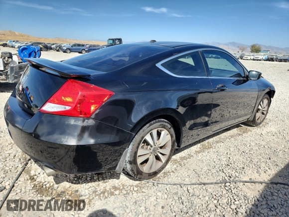 ✅ 2011 Honda Accord EX-L • VIN: 1HGCS1B86BA013978 • Lot: 81156595. Listed on Copart with 174,488 mi. Free auction sales archive from the USA and detailed vehicle history report at DreamBid. Image 3.