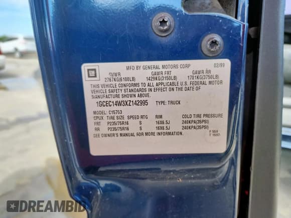 ✅ 1999 Chevrolet Silverado 1500 • VIN: 1GCEC14W3XZ142995 • Лот: 57982585. Опубликован ранее на Copart с пробегом Не указан. Бесплатный доступ к архиву аукционных продаж из США и подробный отчёт об истории автомобиля на DreamBid. Изображение 12.