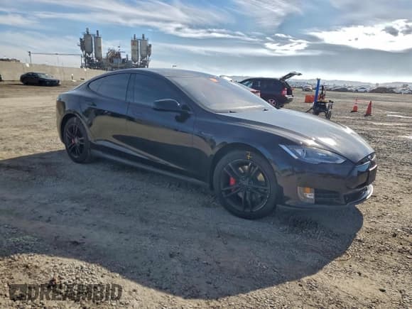 ✅ 2014 Tesla Model S 60 • VIN: 5YJSA1H11EFP49505 • Лот: 93864535. Опубликован ранее на Copart с пробегом 158 146 миль. Бесплатный доступ к архиву аукционных продаж из США и подробный отчёт об истории автомобиля на DreamBid. Изображение 4.