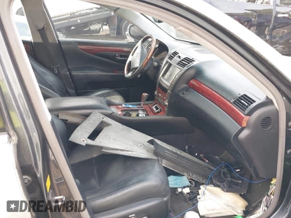 ✅ 2008 Lexus LS 460 • VIN: JTHBL46F985061458 • Лот: 41716582. Опубликован ранее на IAAI с пробегом 87 100 миль. Бесплатный доступ к архиву аукционных продаж из США и подробный отчёт об истории автомобиля на DreamBid. Изображение 5.