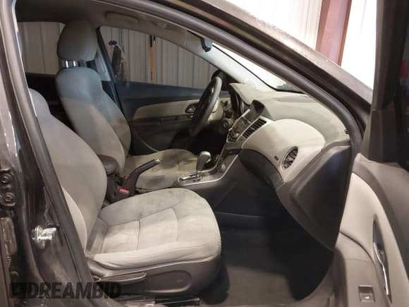 ✅ 2016 Chevrolet Cruze LT • VIN: 1G1PE5SB0G7170381 • Лот: 41647566. Опубликован ранее на IAAI с пробегом 109 068 миль. Бесплатный доступ к архиву аукционных продаж из США и подробный отчёт об истории автомобиля на DreamBid. Изображение 5.