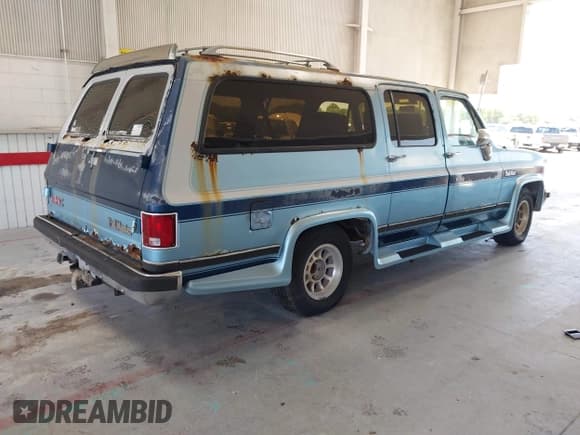 ✅ 1989 GMC Suburban • VIN: 1GKER16K7KF509078 • Лот: 42593032. Опубликован ранее на IAAI с пробегом 86 175 миль. Бесплатный доступ к архиву аукционных продаж из США и подробный отчёт об истории автомобиля на DreamBid. Изображение 4.