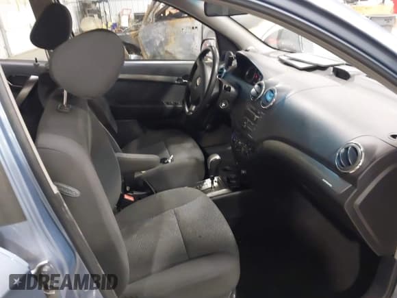 ✅ 2008 Chevrolet Aveo LT • VIN: KL1TG56688B009263 • Lot: 42033978. Wystawiony na IAAI z przebiegiem 121 216 mil. Bezpłatny archiwum sprzedaży aukcyjnych z USA i szczegółowy raport historii pojazdu na DreamBid. Zdjęcie 5.