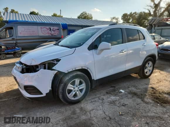 2019 Chevrolet Trax LT with VIN 3GNCJLSB2KL357963, listed as a Copart auction lot 85345705 with 101,616 mi miles and Salvage title. Bid and sale history available at DreamBid. Image 1.