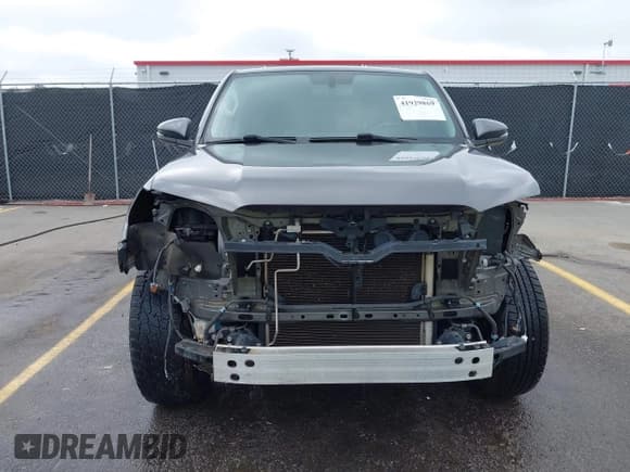 ✅ 2019 Toyota 4Runner SR5 • VIN: JTEBU5JR2K5681318 • Лот: 41929869. Опубликован ранее на IAAI с пробегом 117 143 миль. Бесплатный доступ к архиву аукционных продаж из США и подробный отчёт об истории автомобиля на DreamBid. Изображение 13.