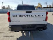 ✅ 2022 Chevrolet Silverado 1500 LT Trail Boss • VIN: 3GCUDFED2NG601935 • Lot: 57269695. Wystawiony na Copart z przebiegiem 62 485 mil. Bezpłatny archiwum sprzedaży aukcyjnych z USA i szczegółowy raport historii pojazdu na DreamBid. Zdjęcie 6.