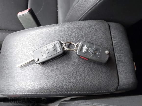 ✅ 2010 Volkswagen Jetta SE • VIN: 3VWRZ7AJ9AM035046 • Lot: 42448683. Listed on IAAI with 134,607 mi. Free auction sales archive from the USA and detailed vehicle history report at DreamBid. Image 11.