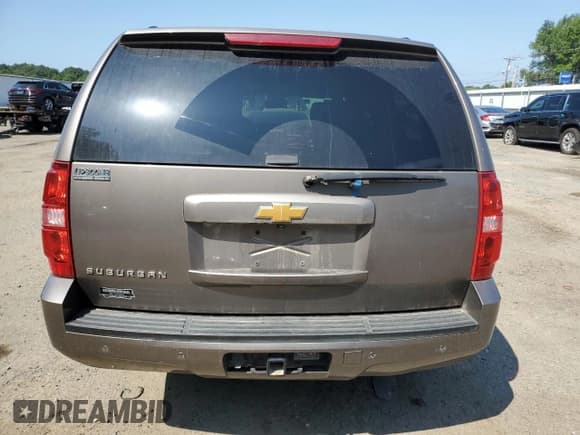 ✅ 2013 Chevrolet Suburban LT • VIN: 1GNSCJE07DR104489 • Lot: 60844784. Wystawiony na Copart z przebiegiem 185 420 mil. Bezpłatny archiwum sprzedaży aukcyjnych z USA i szczegółowy raport historii pojazdu na DreamBid. Zdjęcie 6.