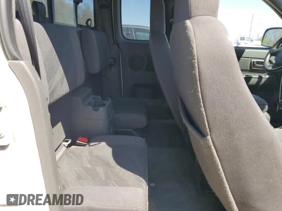 ✅ 2004 Chevrolet Colorado LS Z71 • VIN: 1GCDT196548184235 • Lot: 56230375. Wystawiony na Copart z przebiegiem 85 223 mil. Bezpłatny archiwum sprzedaży aukcyjnych z USA i szczegółowy raport historii pojazdu na DreamBid. Zdjęcie 10.