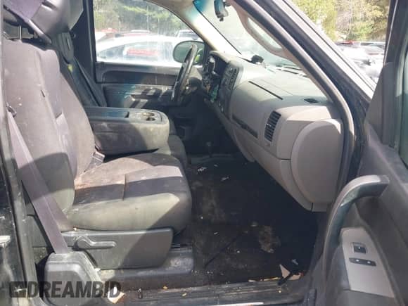 ✅ 2011 Chevrolet Silverado 1500 LS • VIN: 1GCRKREA1BZ313757 • Lot: 43327641. Wystawiony na IAAI z przebiegiem 111 363 mil mil. Skorzystaj z bezpłatnego archiwum sprzedaży aukcyjnych z USA i zobacz szczegółowy raport historii pojazdu na DreamBid. Zdjęcie 5.