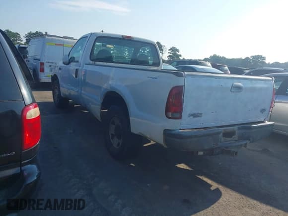 ✅ 2005 Ford F-250 XL • VIN: 1FTNF20565ED28139 • Lot: 43013280. Wystawiony na IAAI z przebiegiem 344 644 mil. Bezpłatny archiwum sprzedaży aukcyjnych z USA i szczegółowy raport historii pojazdu na DreamBid. Zdjęcie 3.