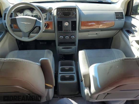 ✅ 2008 Chrysler Town & Country LX • VIN: 2A8HR44H98R675291 • Лот: 86267405. Опубликован ранее на Copart с пробегом 131 218 миль. Бесплатный доступ к архиву аукционных продаж из США и подробный отчёт об истории автомобиля на DreamBid. Изображение 8.