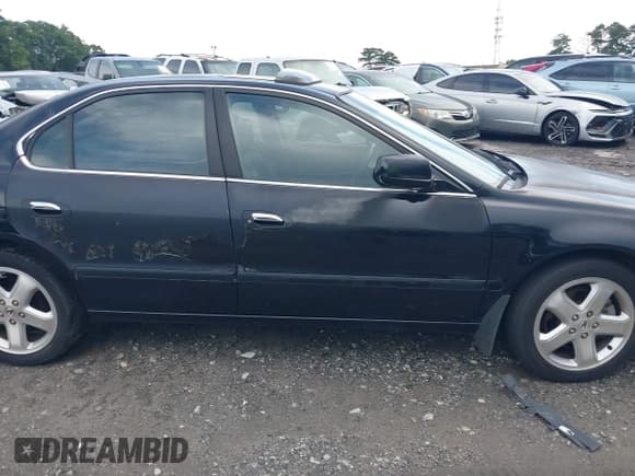✅ 2003 Acura TL Type S • VIN: 19UUA56833A056779 • Lot: 42512013. Wystawiony na IAAI z przebiegiem 298 178 mil. Bezpłatny archiwum sprzedaży aukcyjnych z USA i szczegółowy raport historii pojazdu na DreamBid. Zdjęcie 13.