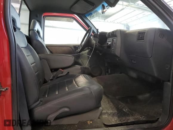 ✅ 1994 Chevrolet S-10 • VIN: 1GCCS14Z7R8156931 • Лот: 84514594. Опубликован ранее на Copart с пробегом 175 817 миль. Бесплатный доступ к архиву аукционных продаж из США и подробный отчёт об истории автомобиля на DreamBid. Изображение 7.