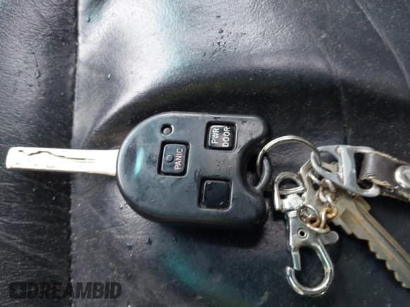 ✅ 2006 Lexus RX 400h • VIN: JTJHW31U260029218 • Лот: 43641028. Опубликован ранее на IAAI с пробегом 193 284 миль. Бесплатный доступ к архиву аукционных продаж из США и подробный отчёт об истории автомобиля на DreamBid. Изображение 11.