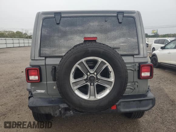 ✅ 2018 Jeep Wrangler Unlimited Sahara • VIN: 1C4HJXENXJW325086 • Lot: 49721525. Wystawiony na Copart z przebiegiem 200 845 mil. Bezpłatny archiwum sprzedaży aukcyjnych z USA i szczegółowy raport historii pojazdu na DreamBid. Zdjęcie 6.