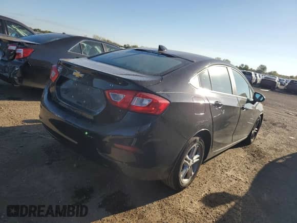 ✅ 2017 Chevrolet Cruze LT • VIN: 1G1BE5SM6H7254542 • Lot: 82271175. Wystawiony na Copart z przebiegiem 207 046 mil mil. Skorzystaj z bezpłatnego archiwum sprzedaży aukcyjnych z USA i zobacz szczegółowy raport historii pojazdu na DreamBid. Zdjęcie 3.