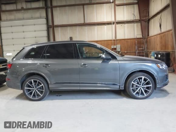 ✅ 2021 Audi Q7 Prestige • VIN: WA1VXAF72MD011778 • Lot: 43312529. Wystawiony na IAAI z przebiegiem 20 297 mil. Bezpłatny archiwum sprzedaży aukcyjnych z USA i szczegółowy raport historii pojazdu na DreamBid. Zdjęcie 13.