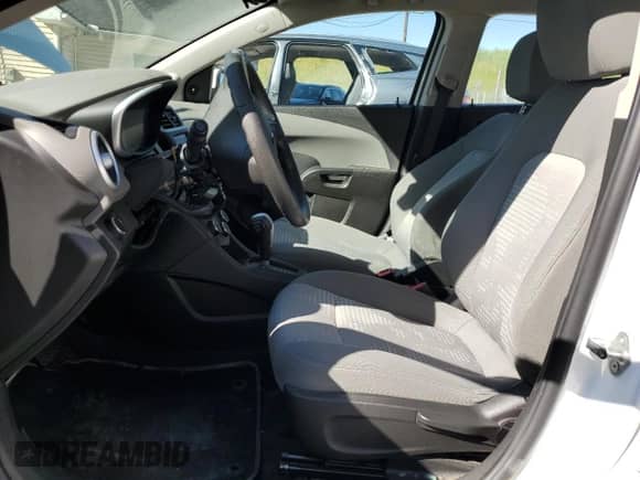 2020 Chevrolet Sonic LS с VIN 1G1JB5SB2L4132029, выставлен на аукционе Copart как лот 64029135 с пробегом 49 250 миль миль и Списание • Salvage title. История ставок и продаж доступна на DreamBid. Изображение 7.