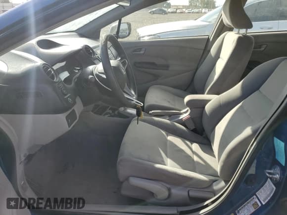 ✅ 2013 Honda Insight LX • VIN: JHMZE2H50DS005616 • Lot: 86175235. Listed on Copart with 117,671 mi. Free auction sales archive from the USA and detailed vehicle history report at DreamBid. Image 7.