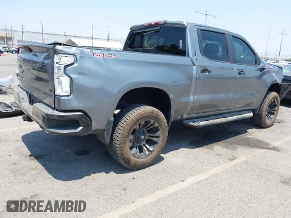 ✅ 2020 Chevrolet Silverado 1500 LT Trail Boss • VIN: 1GCPYFED7LZ215543 • Lot: 42736286. Wystawiony na IAAI z przebiegiem 56 435 mil. Bezpłatny archiwum sprzedaży aukcyjnych z USA i szczegółowy raport historii pojazdu na DreamBid. Zdjęcie 4.