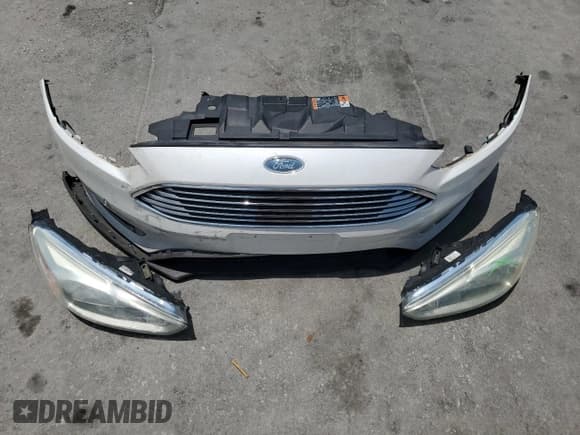 ✅ 2015 Ford Focus Titanium • VIN: 1FADP3J24FL304136 • Lot: 58428865. Listed on Copart with 81,668 mi. Free auction sales archive from the USA and detailed vehicle history report at DreamBid. Image 12.