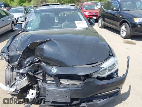 ✅ 2018 BMW 3 Series 320i xDrive • VIN: WBA8A3C5XJA505576 • Лот: 42248730. Опубликован ранее на IAAI с пробегом Не указан. Бесплатный доступ к архиву аукционных продаж из США и подробный отчёт об истории автомобиля на DreamBid. Изображение 12.