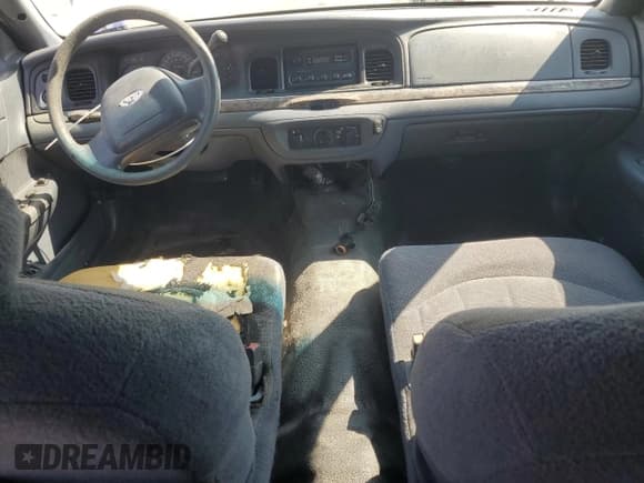 ✅ 2001 Ford Crown Victoria Police Interceptor • VIN: 2FAFP71W01X185449 • Lot: 70462294. Listed on Copart with 163,830 mi. Free auction sales archive from the USA and detailed vehicle history report at DreamBid. Image 8.