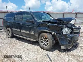✅ 2014 Chevrolet Suburban LT • VIN: 1GNSKJE77ER233057 • Lot: 42696074. Listed on IAAI with 151,658 mi. Free auction sales archive from the USA and detailed vehicle history report at DreamBid. Image 1.