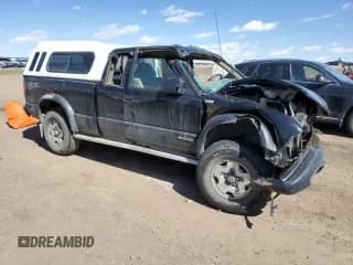 ✅ 2002 Chevrolet S-10 LS • VIN: 1GCCT19W428192836 • Лот: 52183955. Опубликован ранее на Copart с пробегом 119 300 миль. Бесплатный доступ к архиву аукционных продаж из США и подробный отчёт об истории автомобиля на DreamBid. Изображение 4.