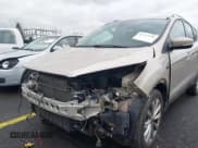 ✅ 2017 Ford Escape Titanium • VIN: 1FMCU0JD0HUE15077 • Lot: 43797538. Wystawiony na IAAI z przebiegiem 90 631 mil. Bezpłatny archiwum sprzedaży aukcyjnych z USA i szczegółowy raport historii pojazdu na DreamBid. Zdjęcie 6.