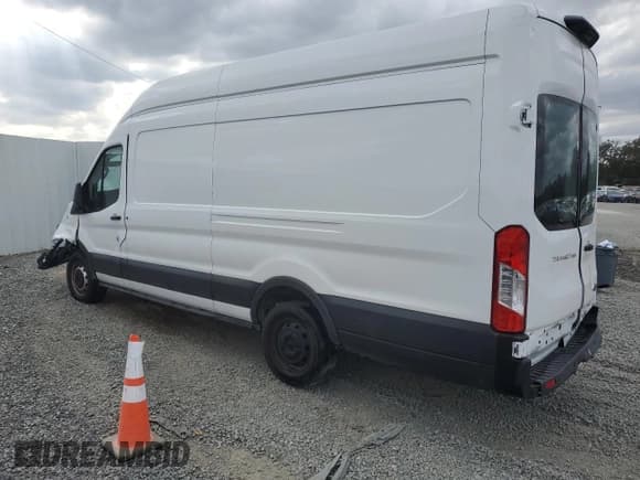 ✅ 2023 Ford Transit Cargo • VIN: 1FTBR3X8XPKA82717 • Lot: 88084785. Wystawiony na Copart z przebiegiem 20 648 mil. Bezpłatny archiwum sprzedaży aukcyjnych z USA i szczegółowy raport historii pojazdu na DreamBid. Zdjęcie 2.
